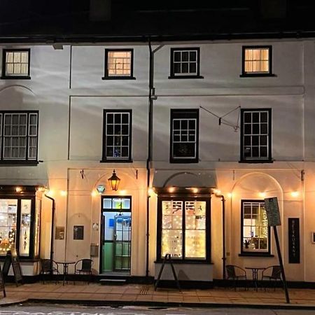 The Black Lion Royal Hotel Lampeter Exterior foto