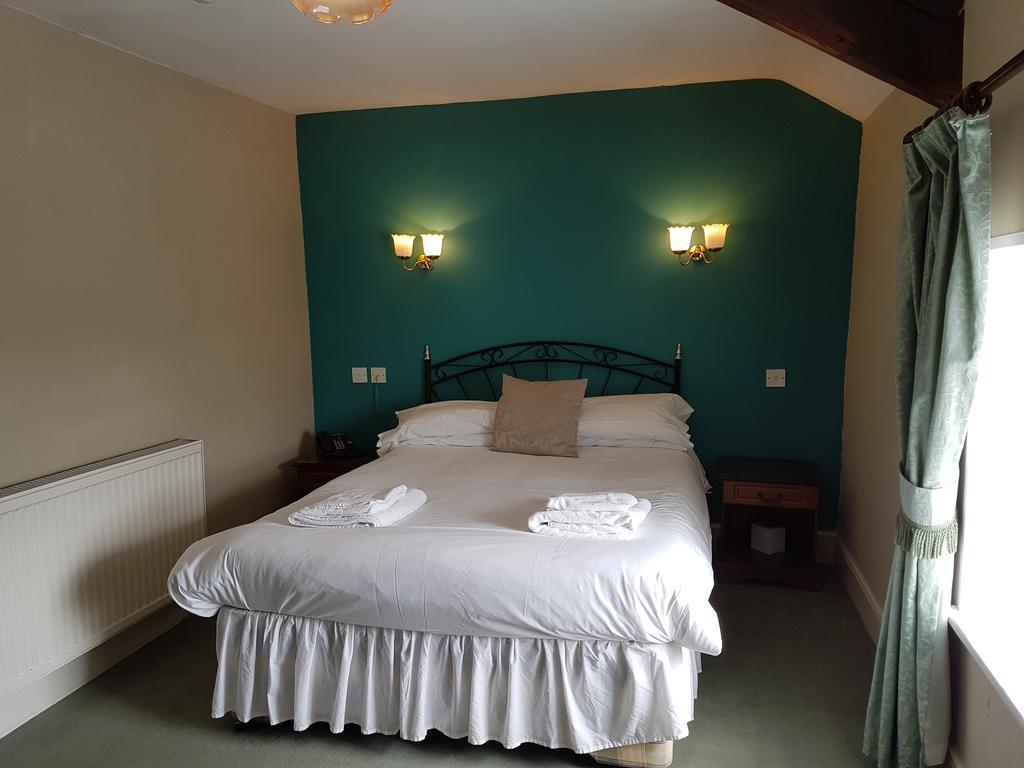 The Black Lion Royal Hotel Lampeter Zimmer foto